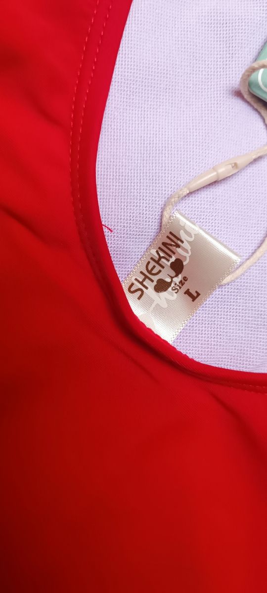 Costume intero rosso nuovo con cartellino