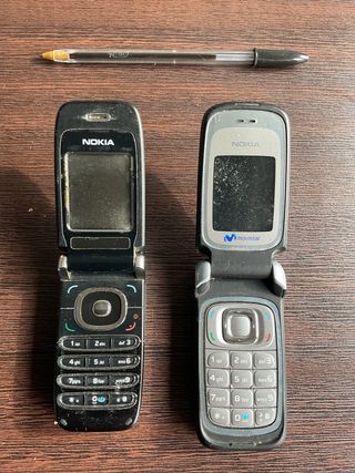 Lote 2 telefonos Nokia antiguos
