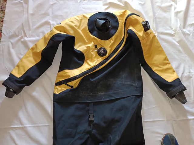 Traje seco trilaminado Ártic
