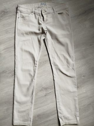 Vaqueros Stradivarius beige - Talla L