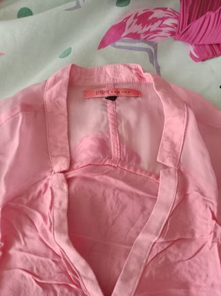Blusa Bershka color salmón 