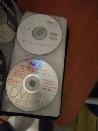 CDs Música & Películas - 40 unidades