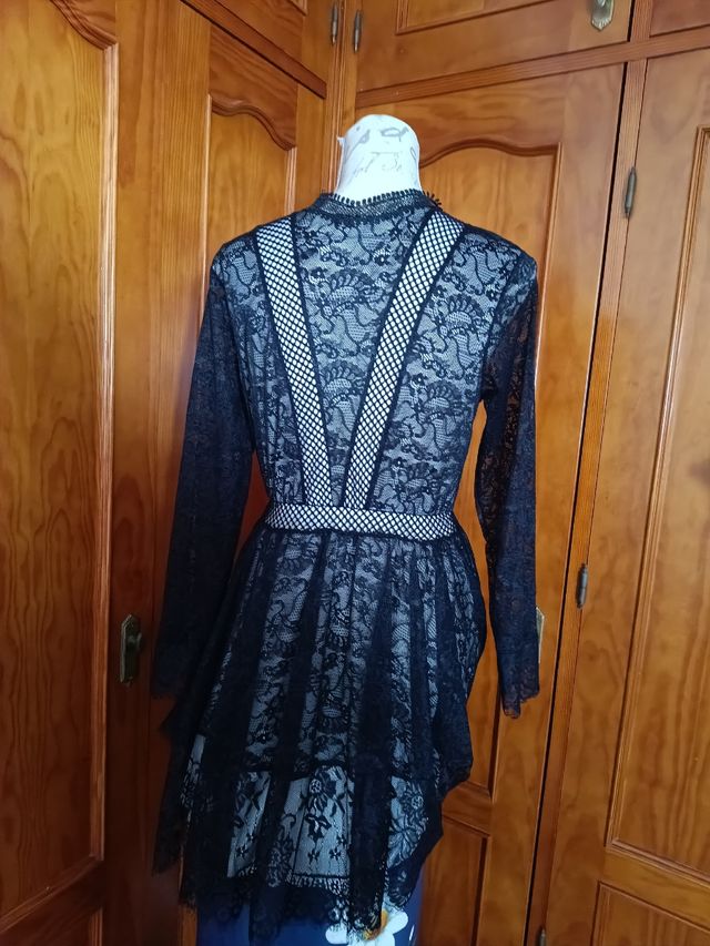Vestido encaje negro elegante