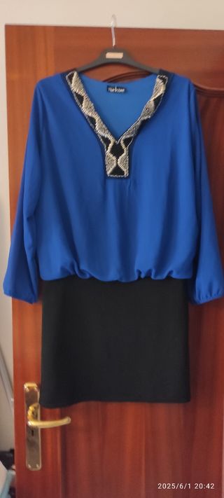 Vestidos azul y negro