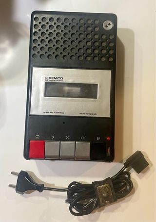 REMCO 105 Radio Cassette