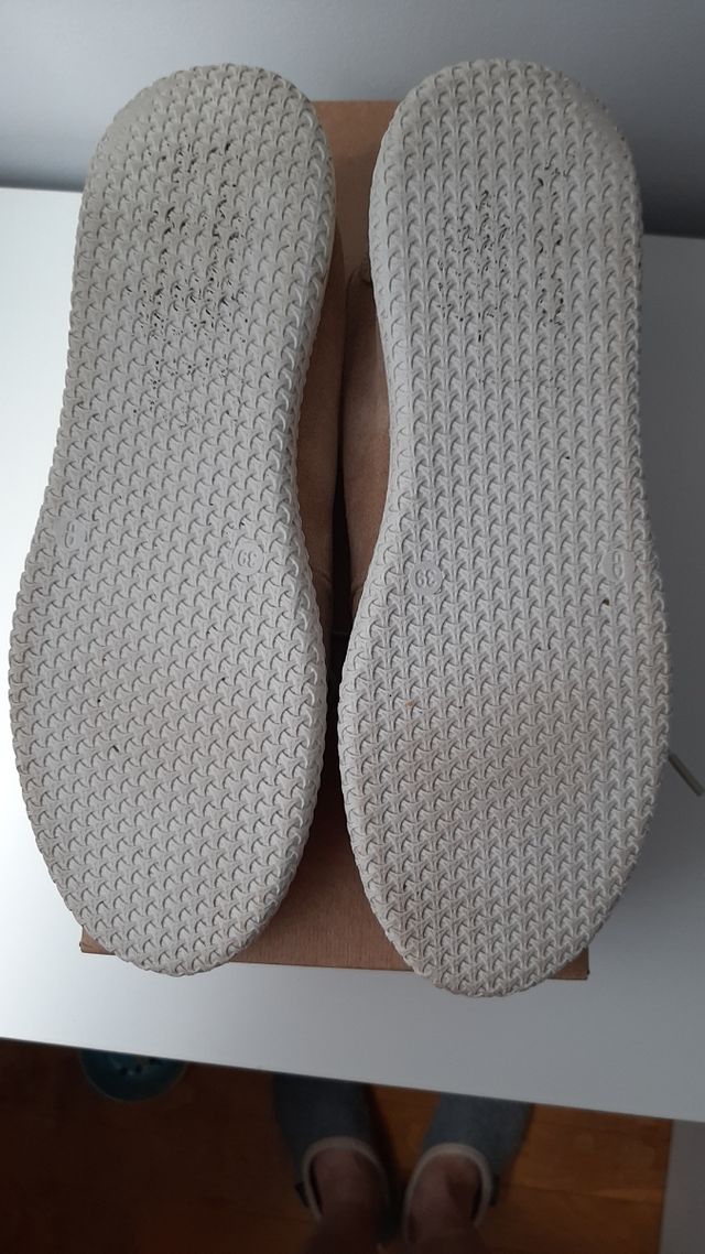 Zapatillas Ulanka beige, talla 39