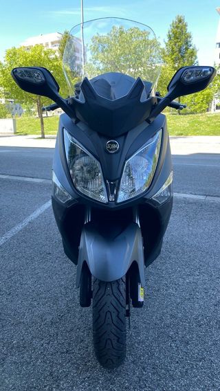 Scooter Sym joymax 300i