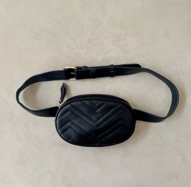 Riñonera / bolso negro