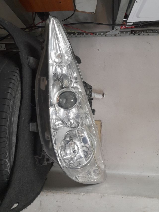 Faro Peugeot 207 GT