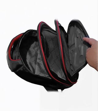 Mochila Negra Rojo Top