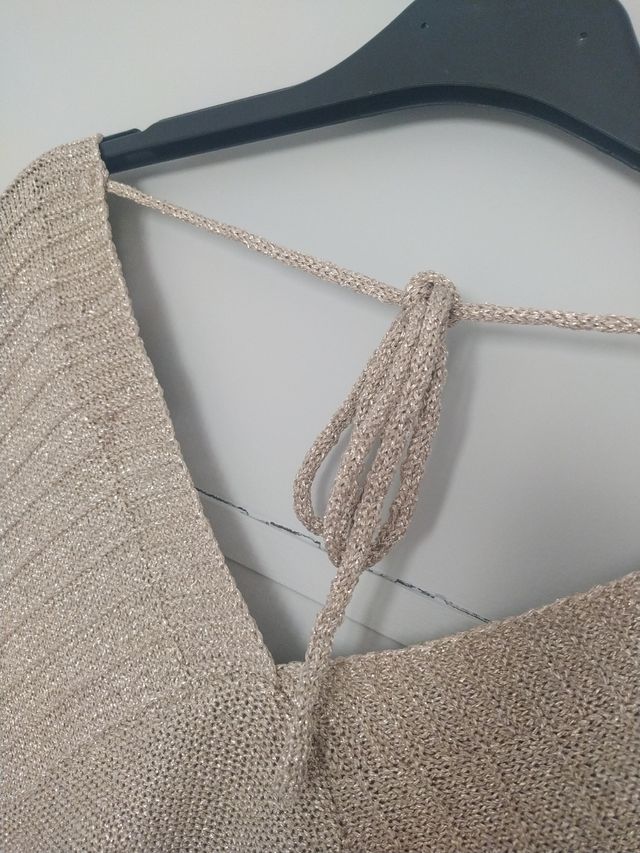 Jersey Nekane dorado con calados T. S/M etiqueta