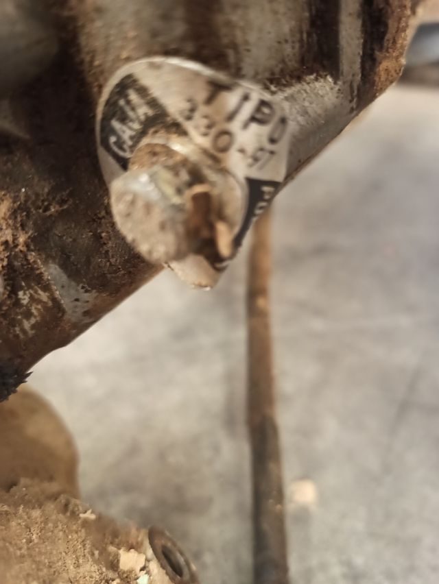 Renault 8 - Puente trasero despiece