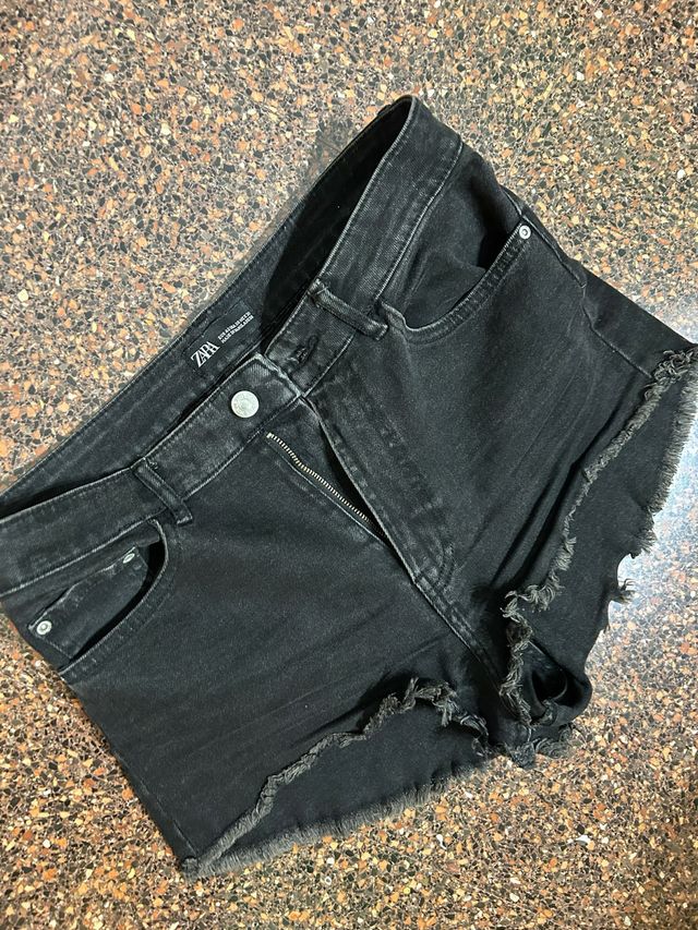 Shorts vaqueros Zara negros -talla 40