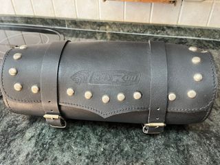 Baúl cuero moto custom