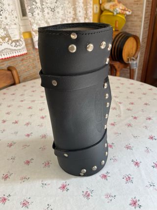 Baúl cuero moto custom