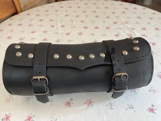 Baúl cuero moto custom