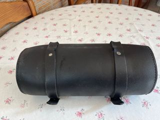 Baúl cuero moto custom