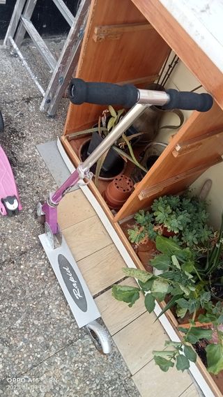 Monopatín infantil rosa están para repararlos 
