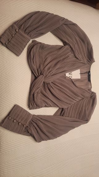 Blusa plisada Zara malva