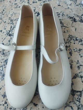 Zapatos Cucadas niña blancos, talla 37