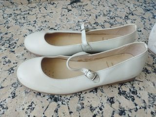 Zapatos Cucadas niña blancos, talla 37