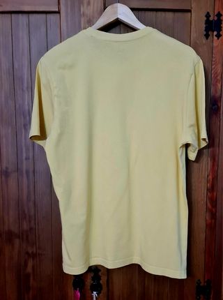 Camiseta Levi's amarilla