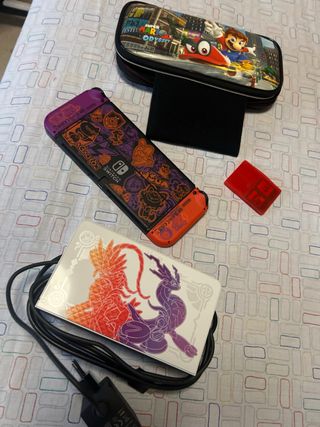 Nintendo Switch OLED EDICION ESCARLATA Y PURPURA