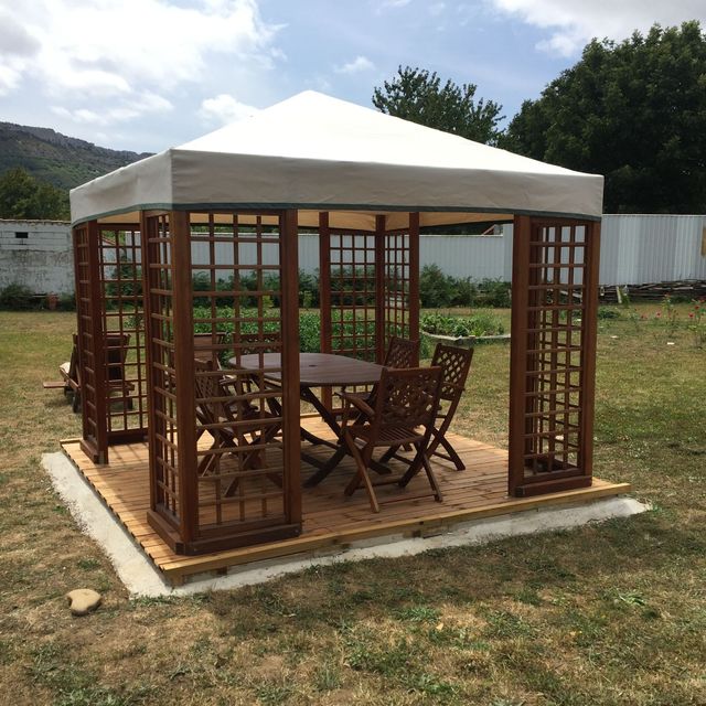 Pérgola jardín madera marrón