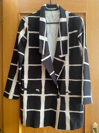 Americana oversize cuadros blanco-negro