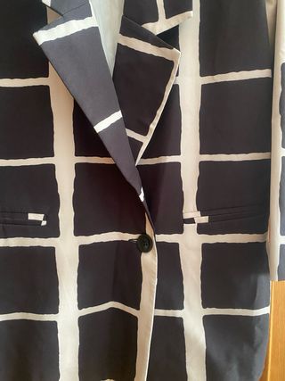 Americana oversize cuadros blanco-negro