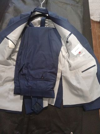 Traje Etiem azul - 1 uso,nuevo mas de 400 eur