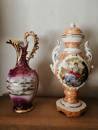 Jarrón porcelana dorado y púrpura