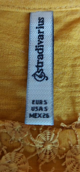 Blusa Stradivarius color mostaza Talla S