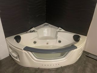 Bañera hidromasaje jacuzzi