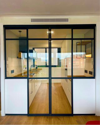 Mampara cocina cristal negro