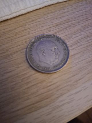 Moneda 25 pesetas 1957 pregunta por años 
