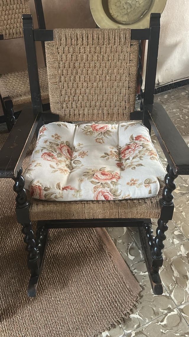 Conjunto salón vintage:
Sofá+ 2 sillones +2 sillas