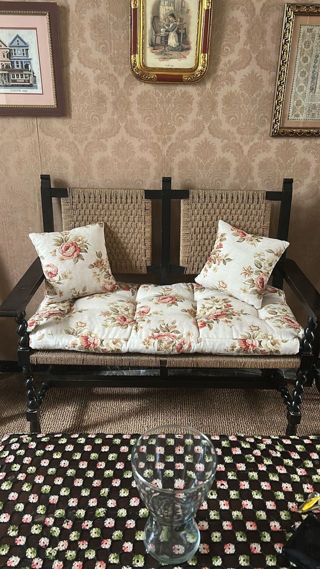 Conjunto salón vintage:
Sofá+ 2 sillones +2 sillas