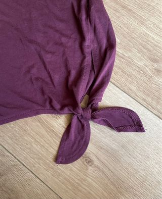 Camiseta  deporte morada nudo