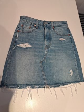Minifalda Levi's - Vaquera Desgastada talla 25