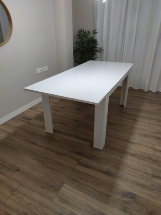 Mesa extensible blanca