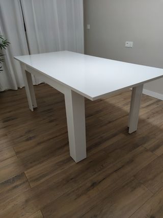 Mesa extensible blanca