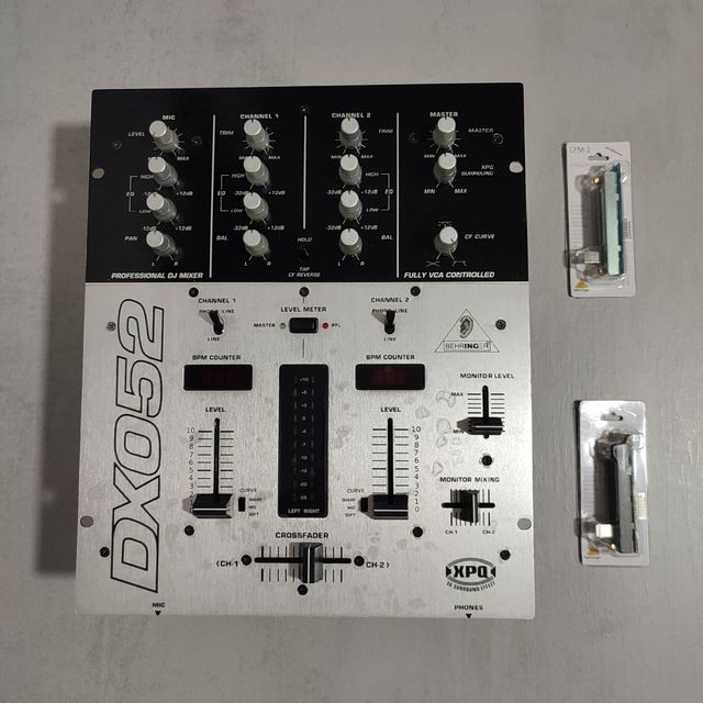 Mixer Behringer DX052 - DJ