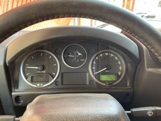 Land Rover Defender 2011