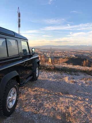 Land Rover Defender 2011