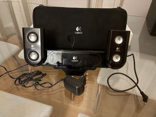 Altavoces Logitech 2.1