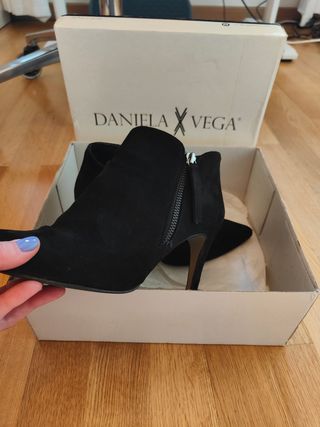 Botines Daniela Vega negros, talla 38