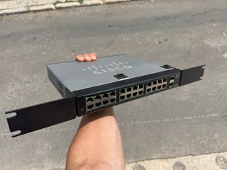 Switch Cisco SR2024C 24 puertos