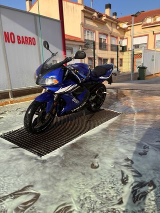 Yamaha TRZ 50cc - Moto azul