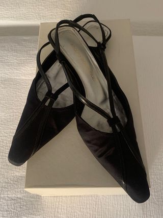 Zapatos negros Adolfo Domínguez